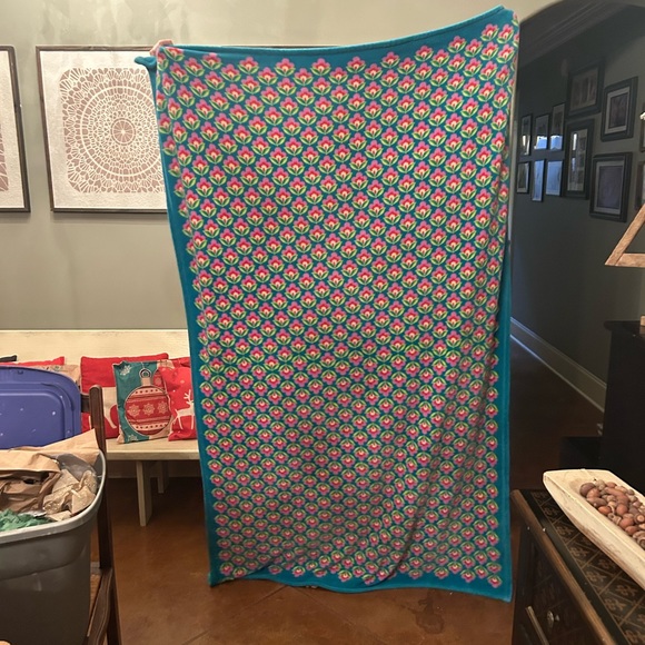 3 Vera Bradley Throws for the price of 1 - Picture 3 of 8